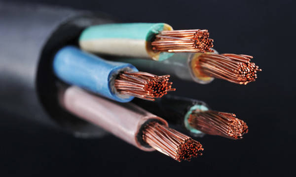 Тревожно! Эти ошибки при прокладке кабелей создают угрозу возгорания! (2)